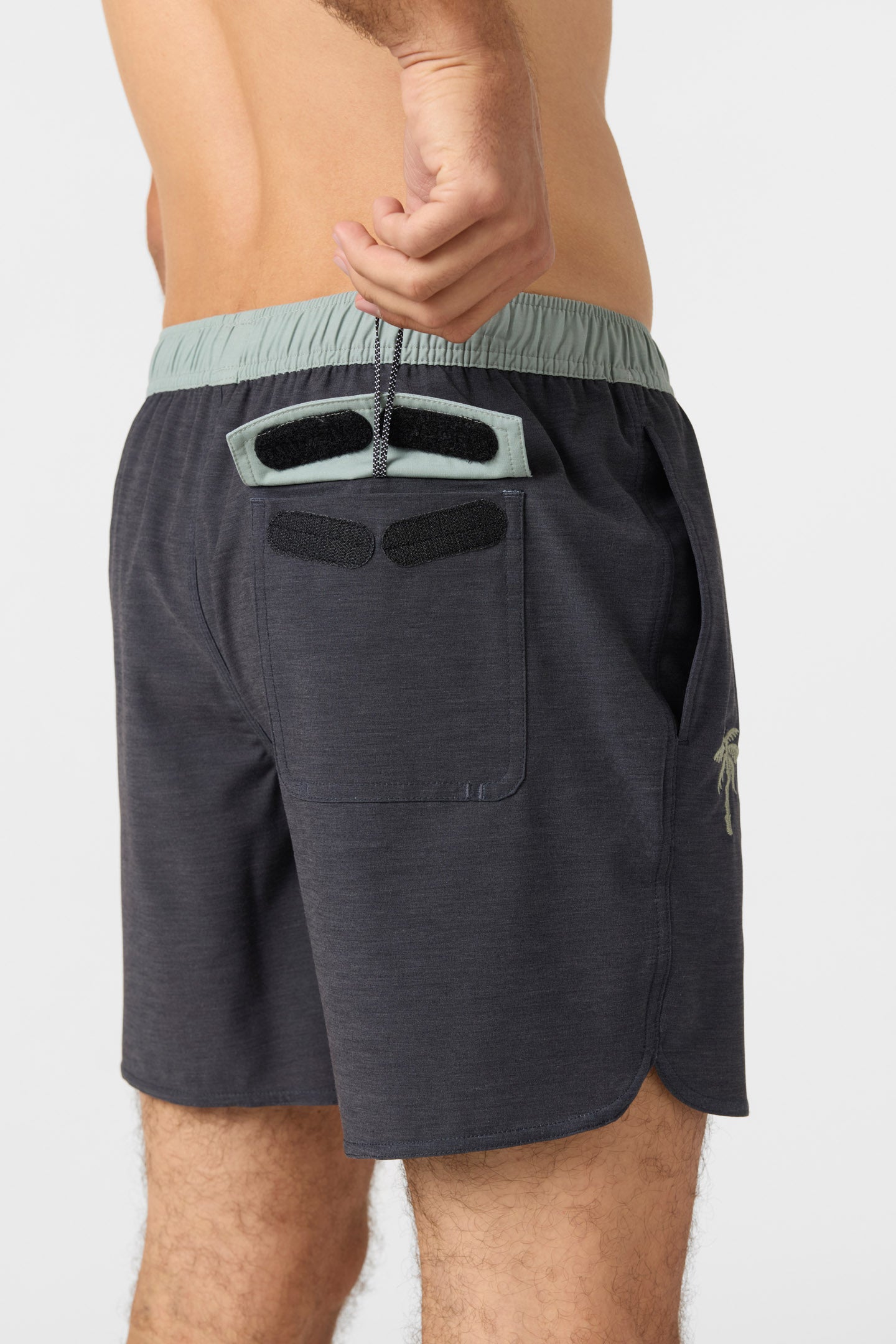 O'Riginals Solid Scallop 16 Swim Trunks - Image 6