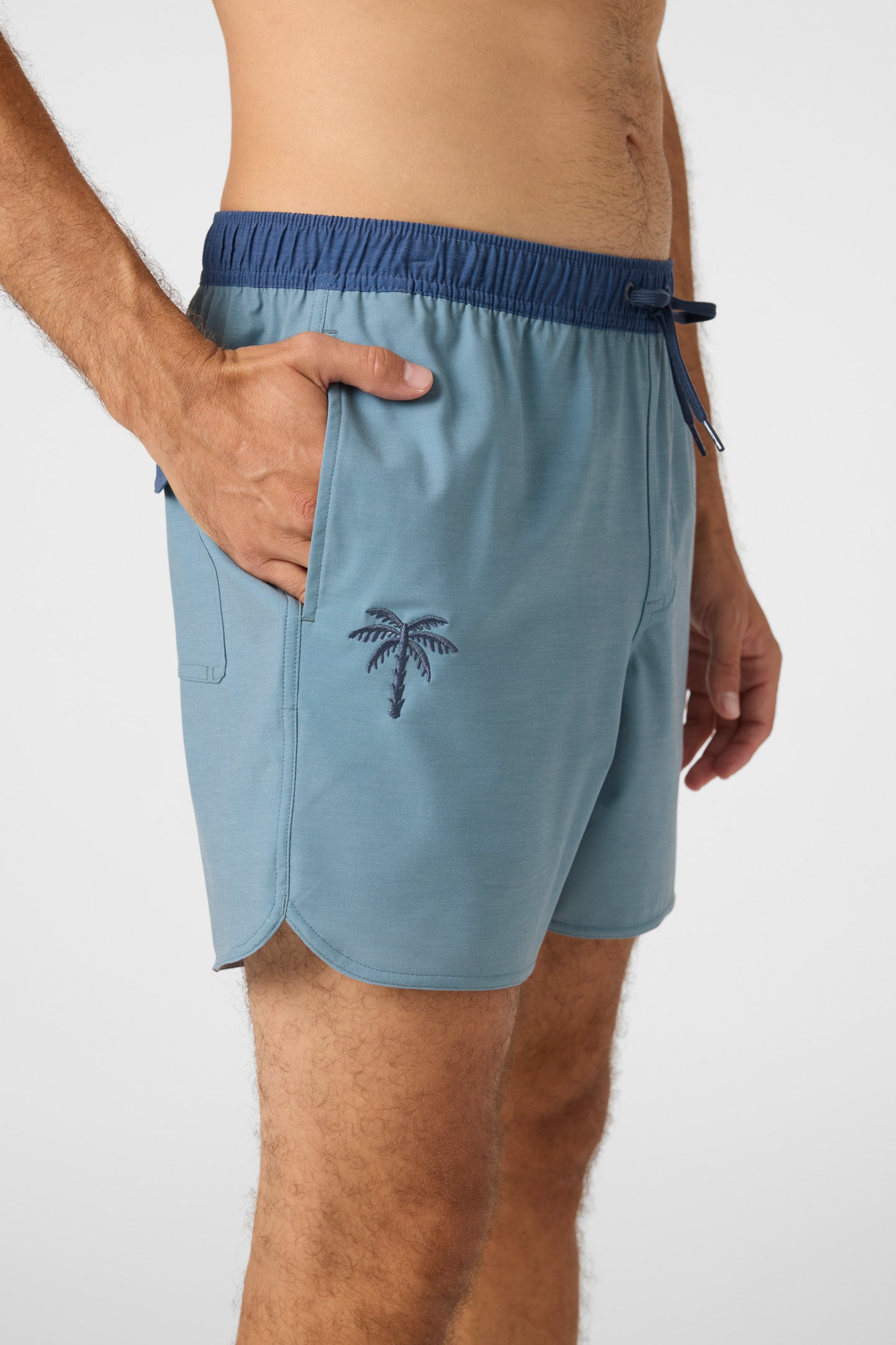O'Riginals Solid Scallop 16 Swim Trunks - Image 4