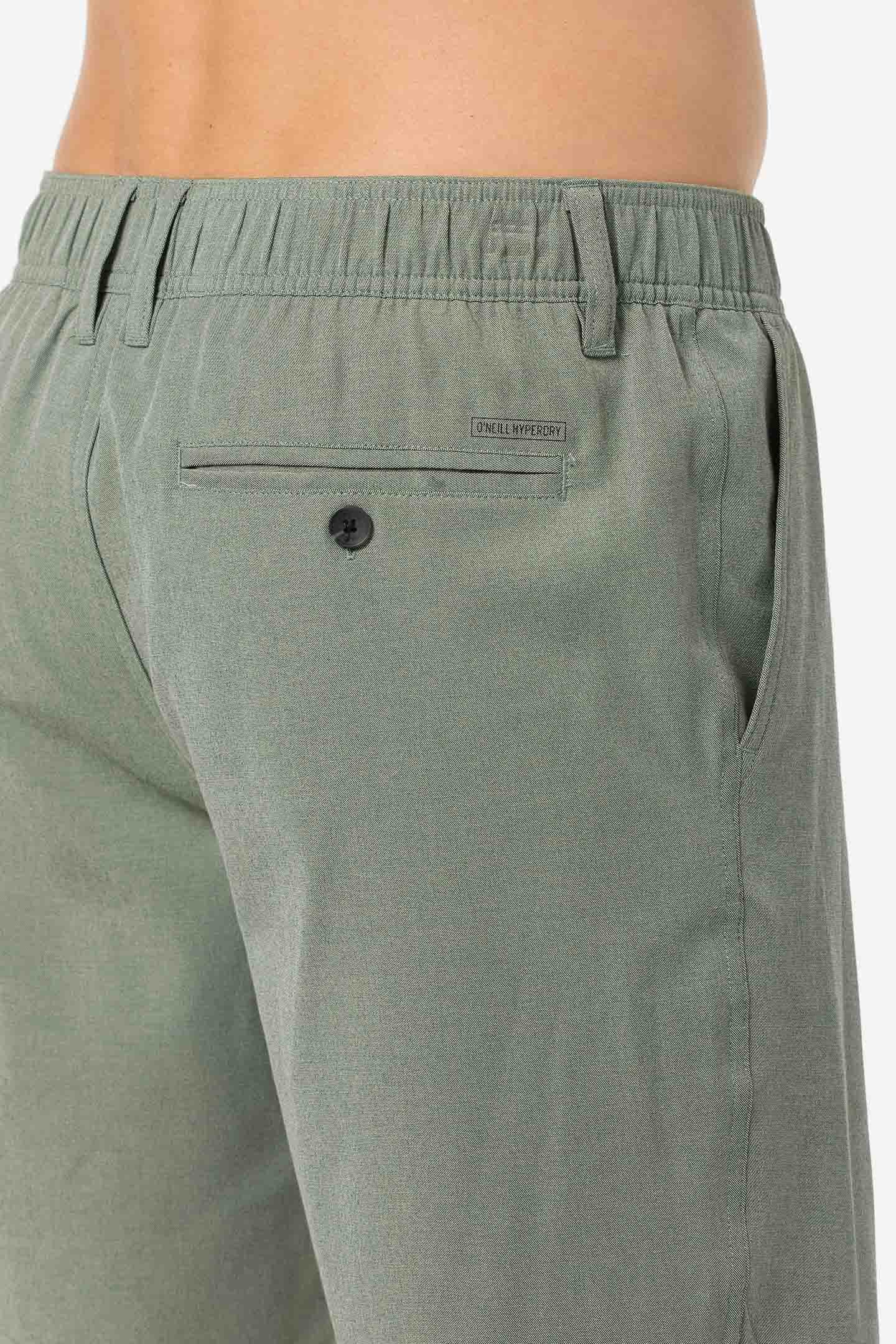 Reserve Light Check Scallop Elastic Waist 18 Hybrid Shorts - Image 6