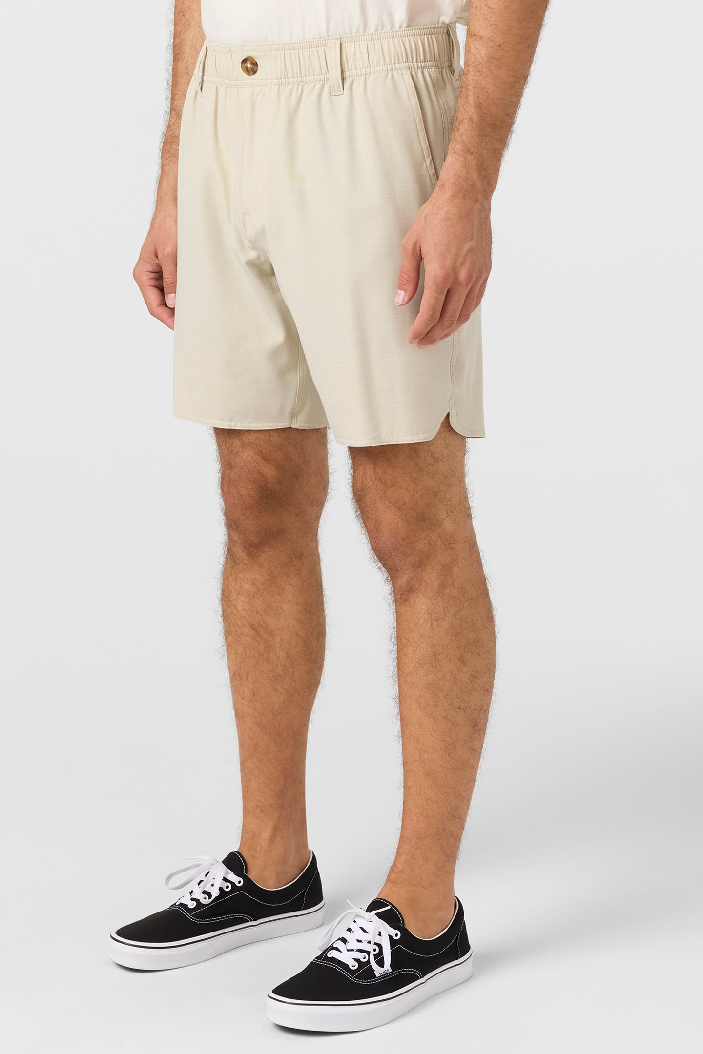 Reserve Light Check Scallop Elastic Waist 18 Hybrid Shorts - Image 3