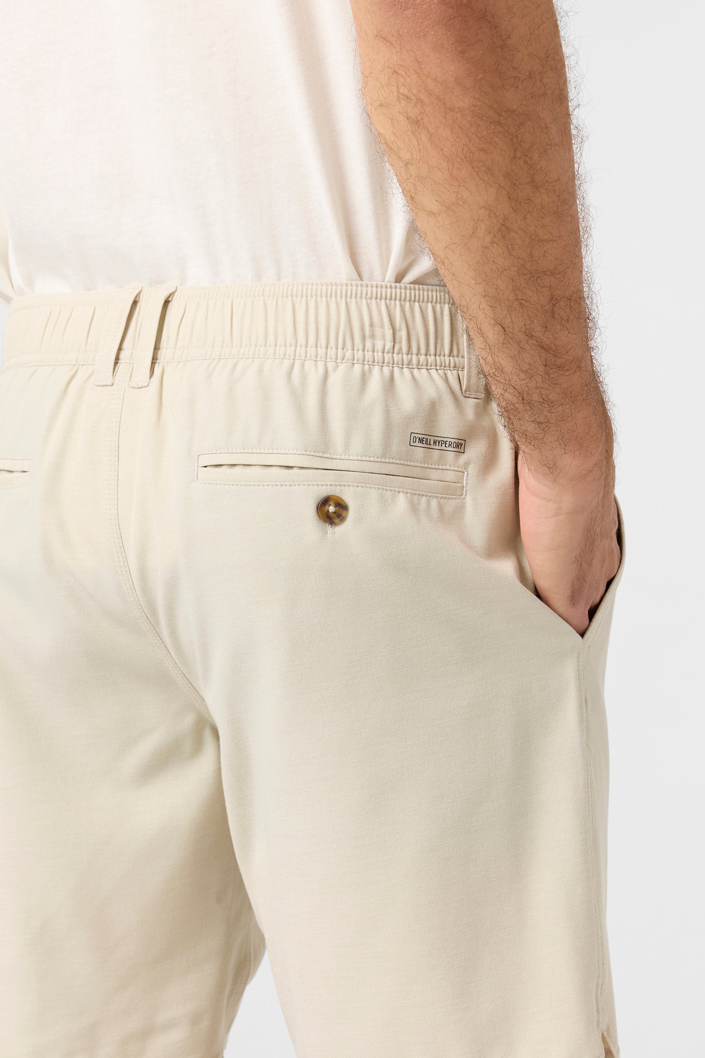 Reserve Light Check Scallop Elastic Waist 18 Hybrid Shorts - Image 6