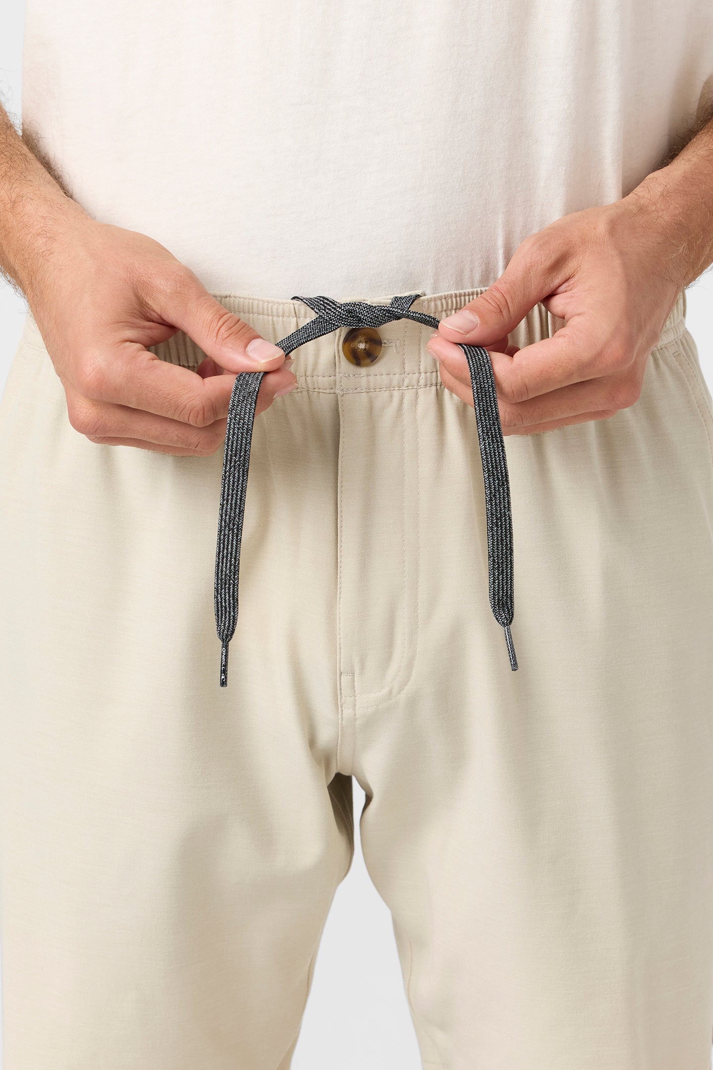 Reserve Light Check Scallop Elastic Waist 18 Hybrid Shorts - Image 4