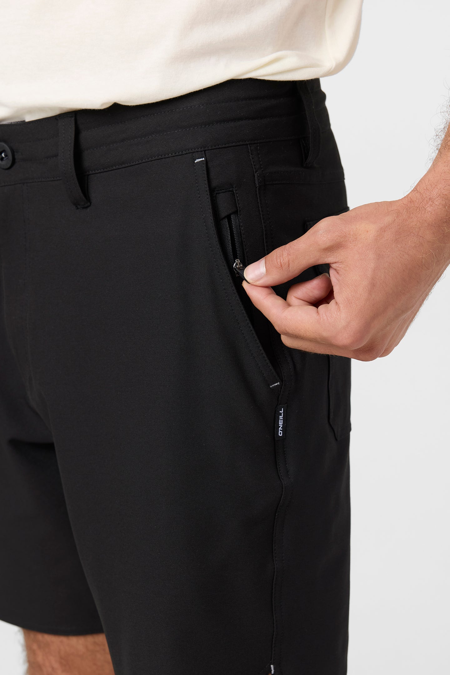 Utility Scallop Hybrid 18 Hybrid Shorts - Image 4