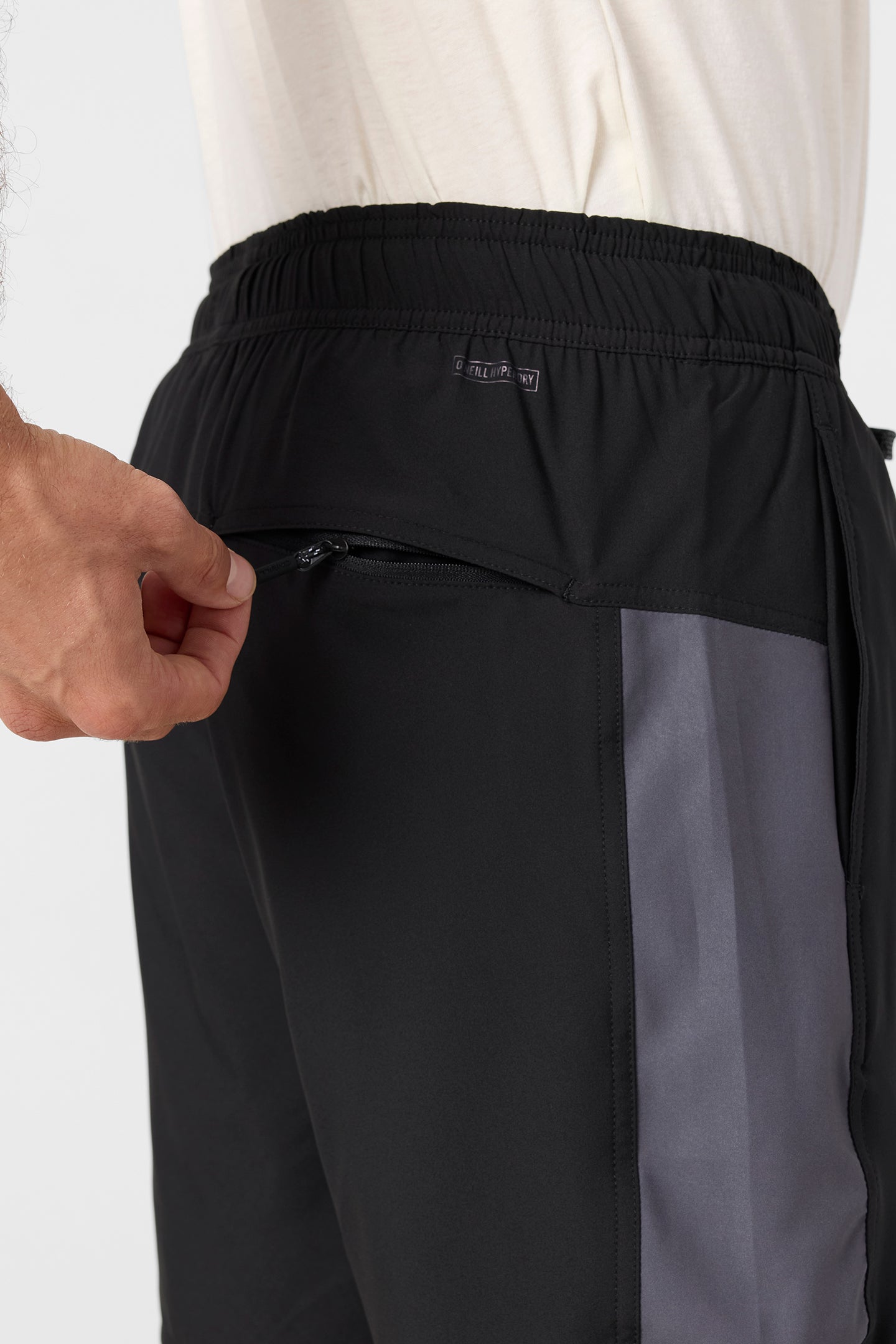 Perform Light Tech Panel Lined Elastic Waist 17 Hybrid Shorts - Image 4
