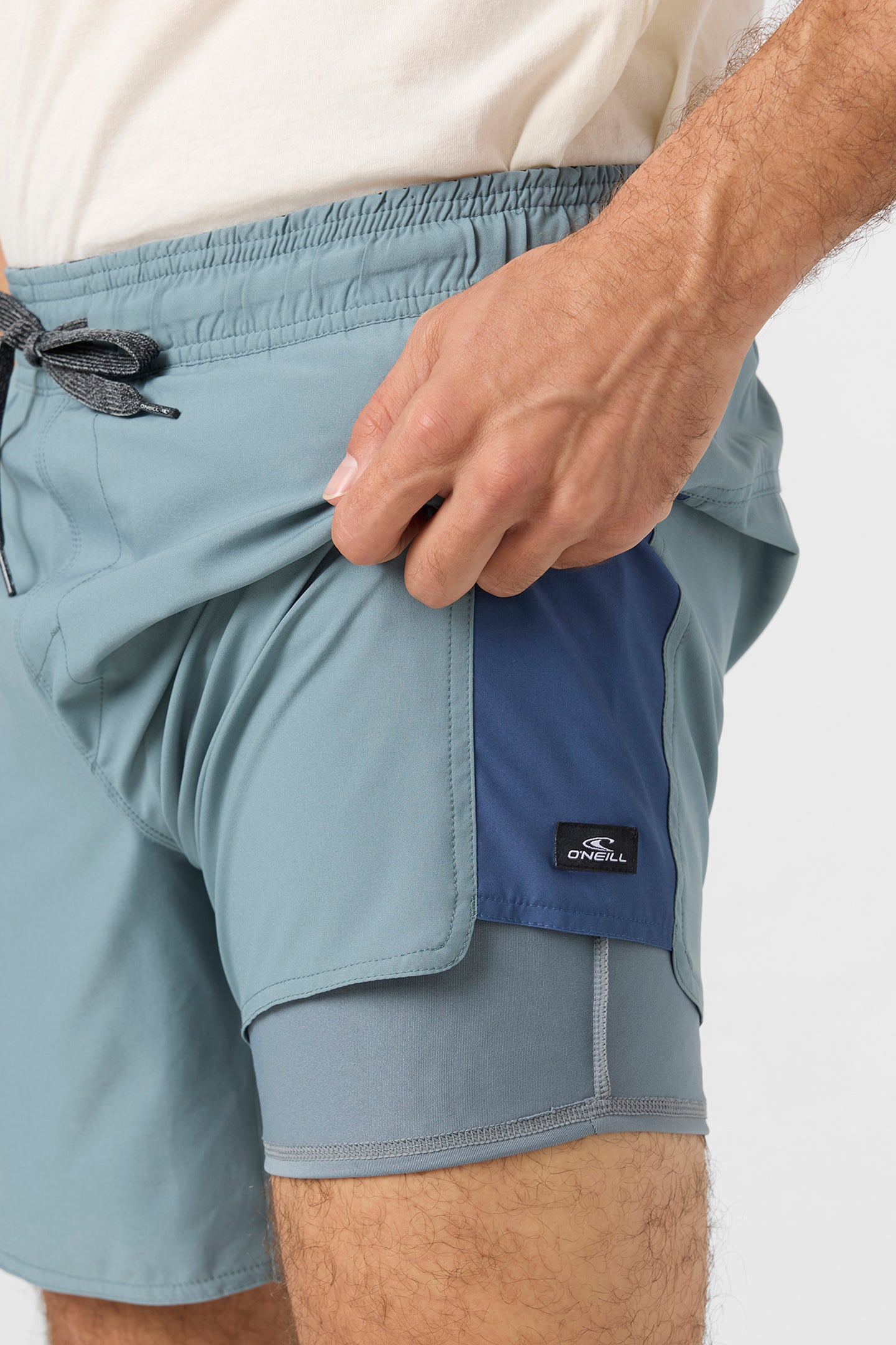 Perform Light Tech Panel Lined Elastic Waist 17 Hybrid Shorts - Image 5