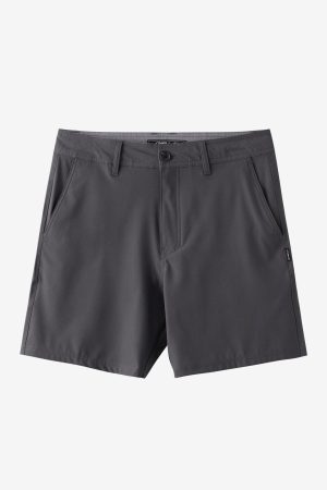 Reserve Solid 17 Hybrid Shorts